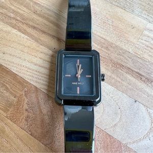 Nine West ladies metallic brown fashion watch NEW BATTERY